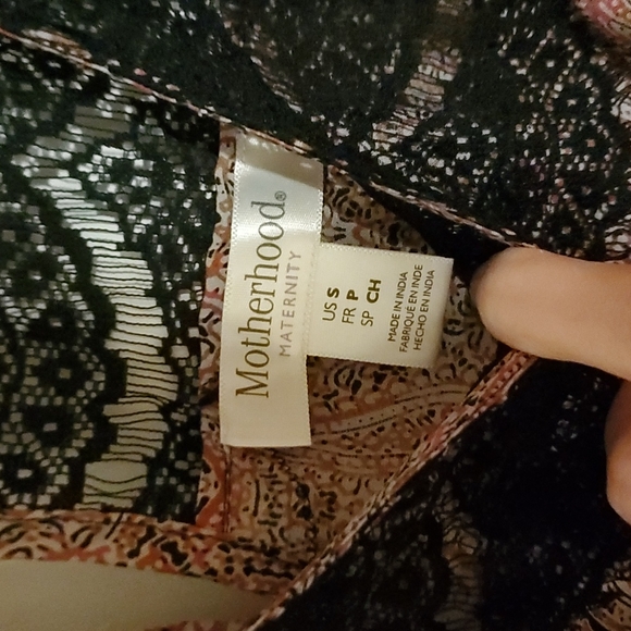 Chic Lace Detail Paisley Maternity Top - Picture 7 of 7